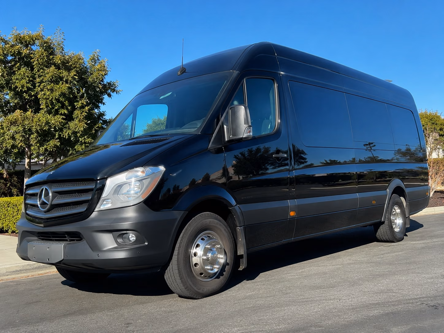 book a bus for your next corporate event 2