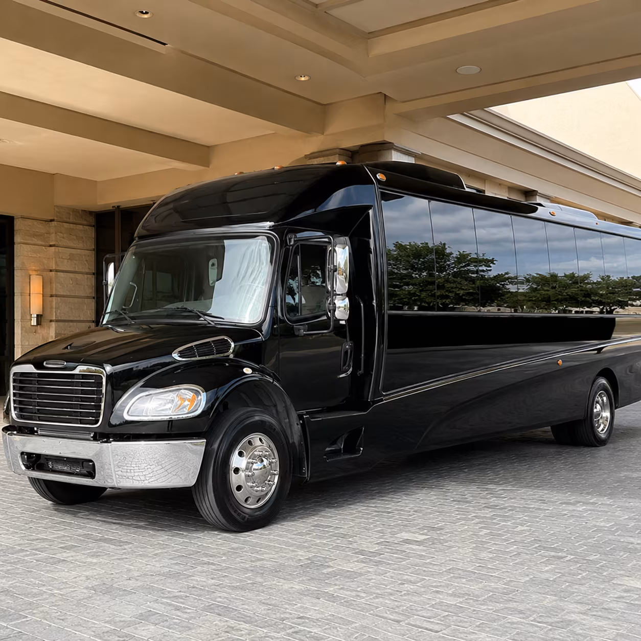 clovis 20 passenger minibus