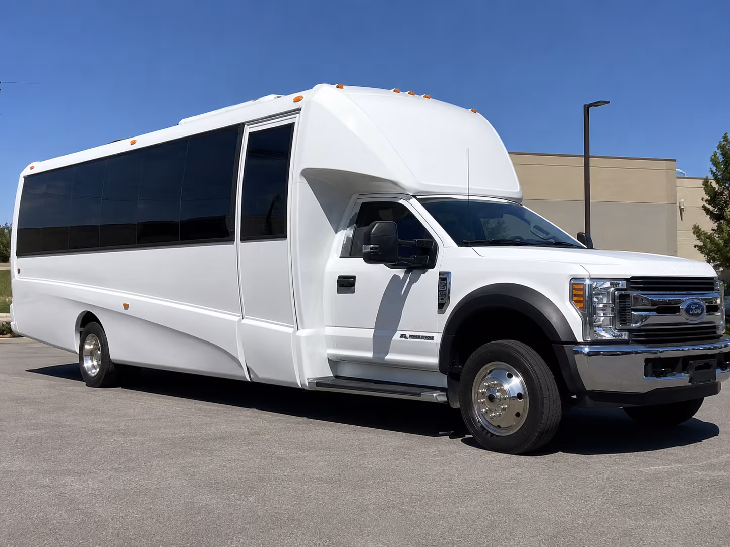 why rent using clovisminibuscompany com